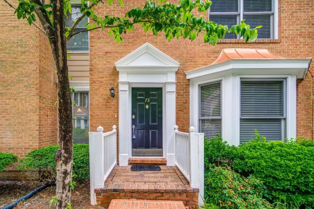 7500 Roswell Road 73, Sandy Springs, GA 30350 — most recent listing photo