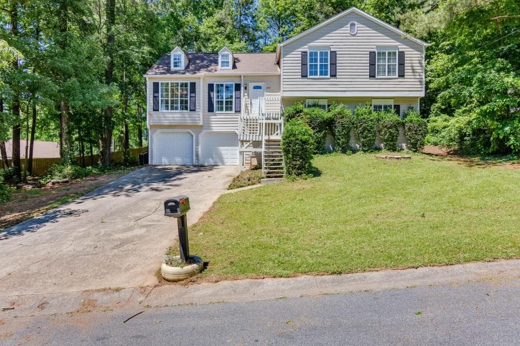 5 bedroom, 3 bathroom, 2,291 sq ft single family residence sold at 3299 Long Meadow Pass, Kennesaw, GA 30152