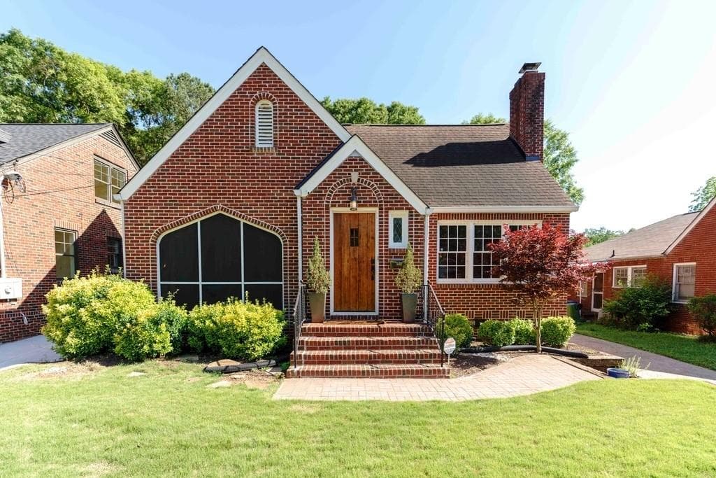 490 Shannon Drive, Atlanta, GA 30310 — most recent listing photo