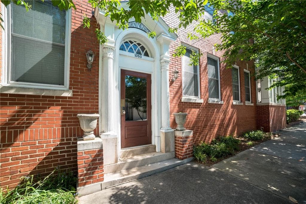 2 bedroom, 1 bathroom, 850 sq ft condominium sold at 1050 N Highland Avenue 12B, Atlanta, GA 30306