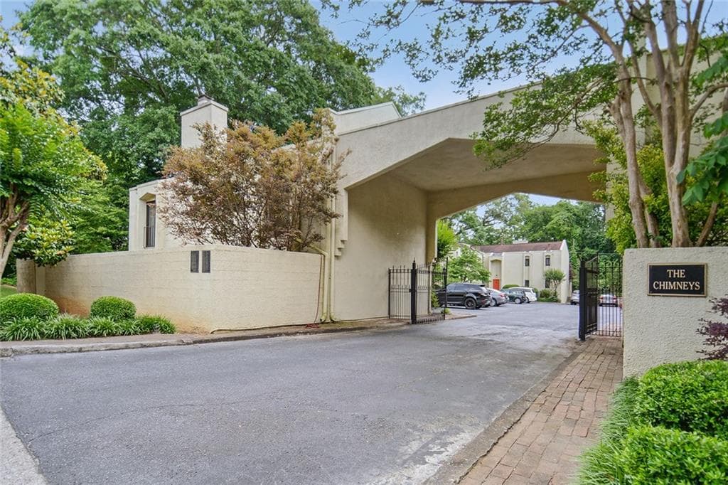 3 bedroom, 3 bathroom, 1,764 sq ft townhouse sold at 1331 S Ponce De Leon Avenue, Atlanta, GA 30306