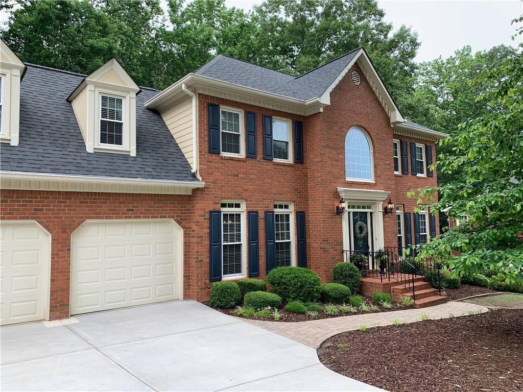 5 bedroom, 4 bathroom, 3,929 sq ft single family residence sold at 3307 Lantern Coach Lane, Roswell, GA 30075