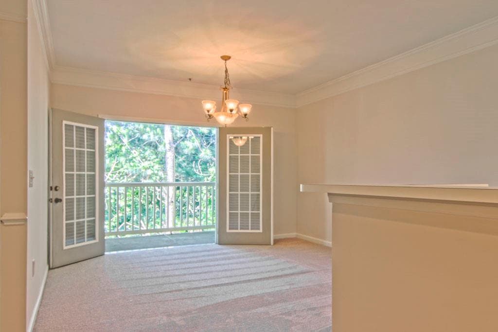 1 bedroom, 1 bathroom, 748 sq ft condominium sold at 2700 Pine Tree Road 2307, Atlanta, GA 30324