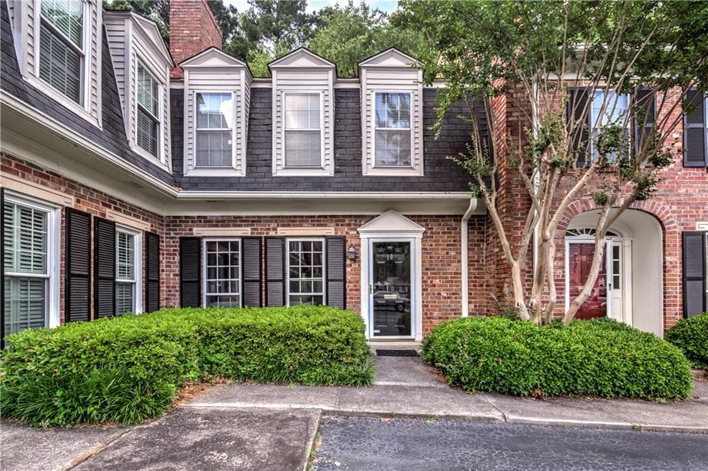 10 N Boundary Place, Atlanta, GA 30318 — most recent listing photo