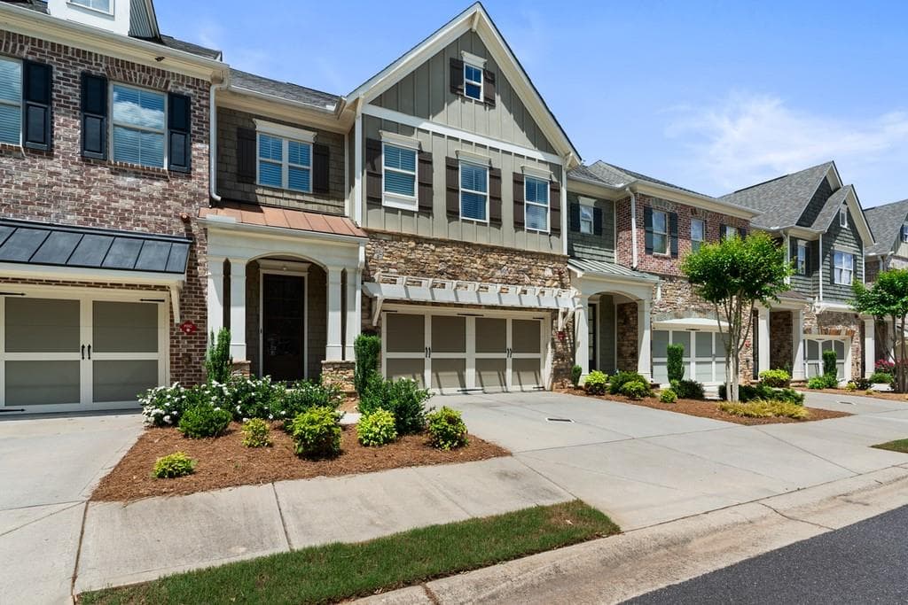 910 Acadiana Drive, Sandy Springs, GA 30328 — most recent listing photo