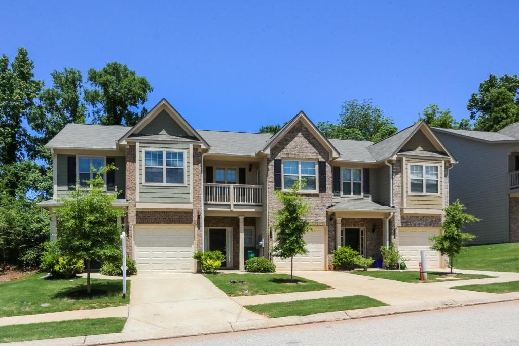 3 bedroom, 3 bathroom, 1,602 sq ft townhouse sold at 2362 Castle Keep Way, Atlanta, GA 30316