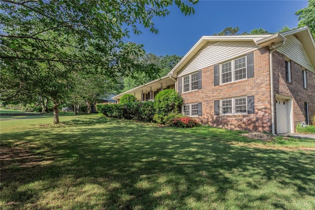 3 bedroom, 2 bathroom, 1,396 sq ft single family residence sold at 2781 Carrie Drive, Kennesaw, GA 30144