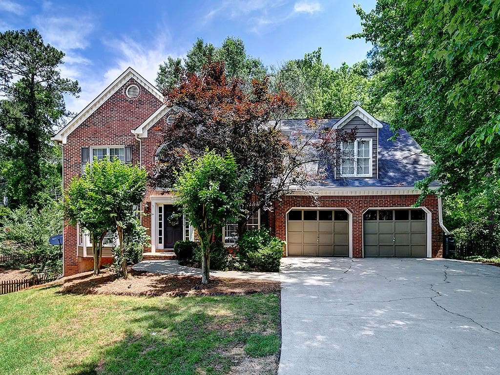5 bedroom, 3 bathroom, 2,572 sq ft single family residence sold at 5882 Grandview Court, Acworth, GA 30101 — photo 1 of 1