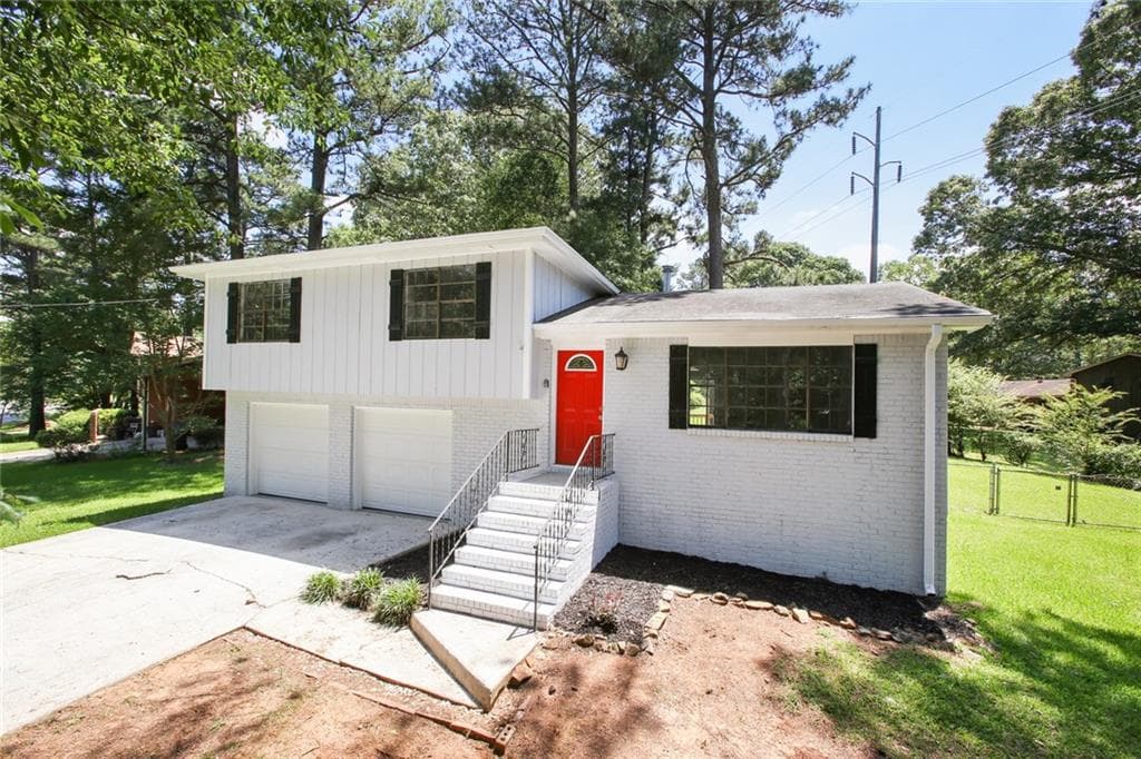 8166 Creek St, Jonesboro, GA 30236 — most recent listing photo