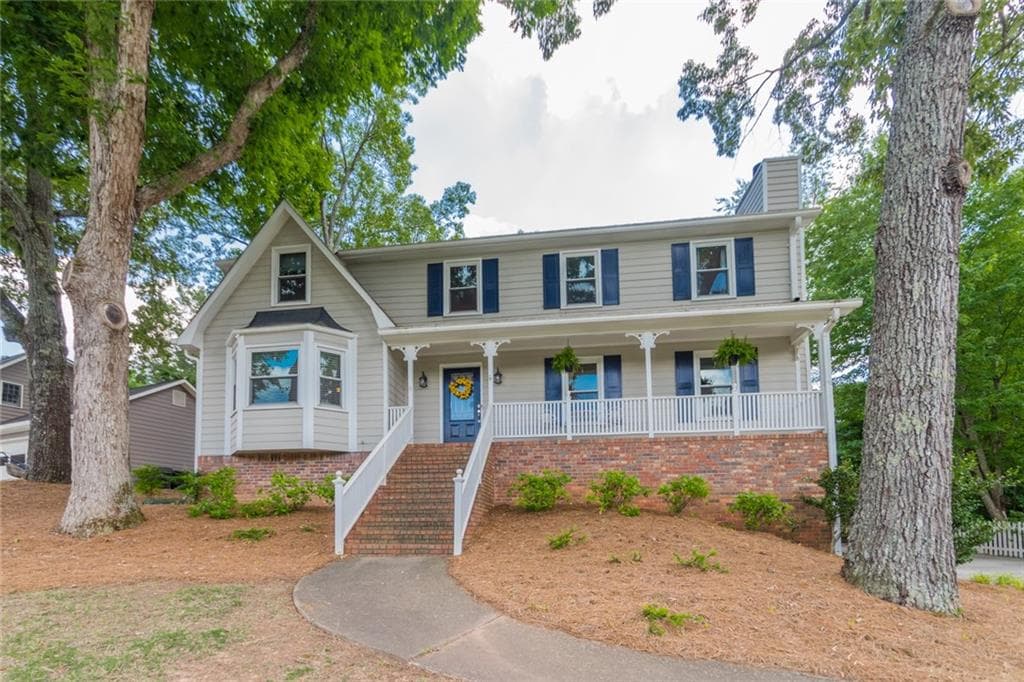 4 bedroom, 4 bathroom, 3,160 sq ft single family residence sold at 9175 Eves Circle, Roswell, GA 30076