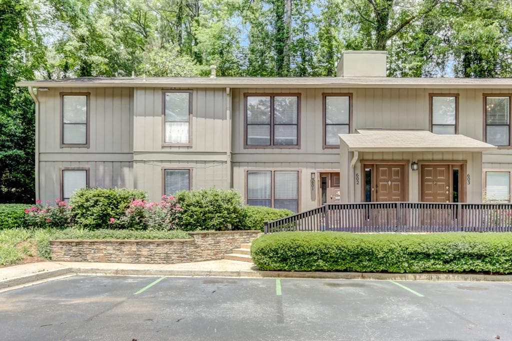 602 Cumberland Court, Smyrna, GA 30080 — most recent listing photo