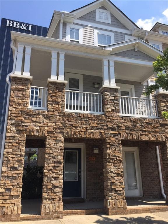 3 bedroom, 4 bathroom, 1,270 sq ft townhouse sold at 213 16th Street 9, Atlanta, GA 30363