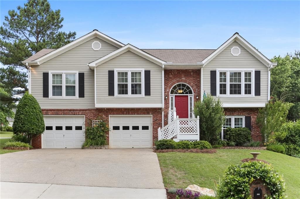 4 bedroom, 3 bathroom, 2,028 sq ft single family residence sold at 2602 Lone Oak Trail, Kennesaw, GA 30144