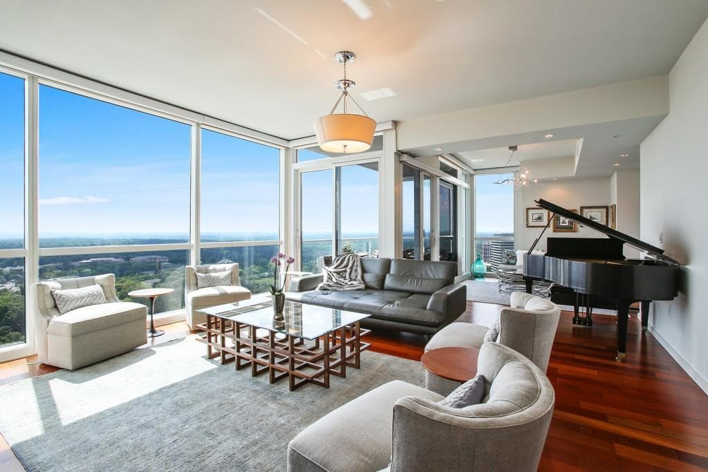 3 bedroom, 4 bathroom, 2,762 sq ft condominium sold at 3325 Piedmont Road 2802, Atlanta, GA 30305