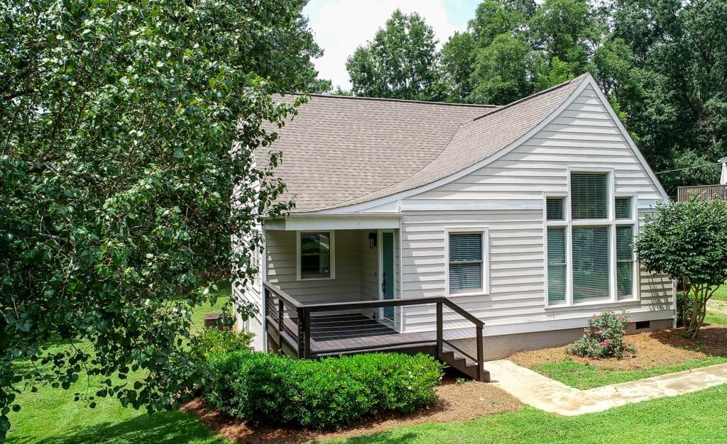 4 bedroom, 3 bathroom, 2,373 sq ft single family residence sold at 669 Clifton Road, Atlanta, GA 30316