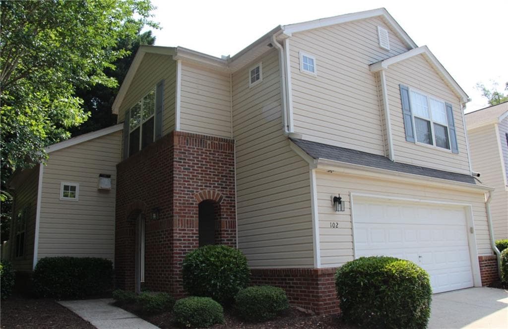 2 bedroom, 3 bathroom, 1,298 sq ft single family residence sold at 102 W Oaks Court, Woodstock, GA 30188