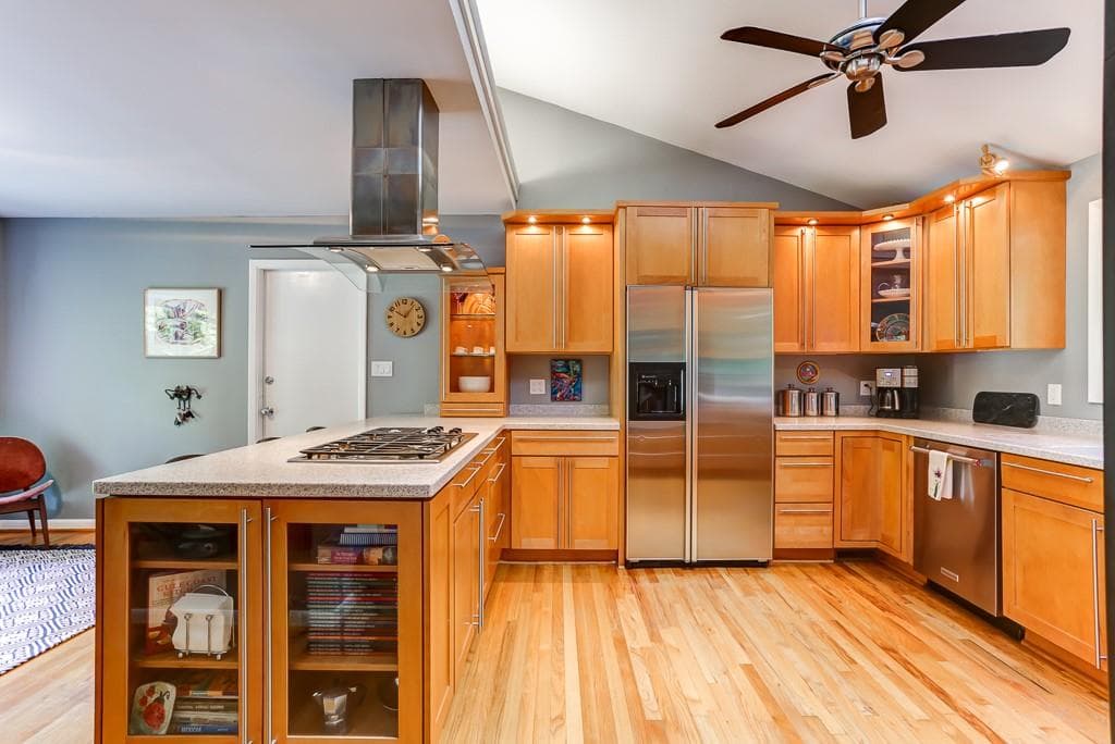665 Edgewater Trail, Sandy Springs, GA 30328 — most recent listing photo