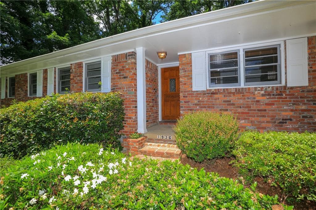3 bedroom, 2 bathroom, 1,394 sq ft single family residence sold at 1936 Vance Drive, Atlanta, GA 30345