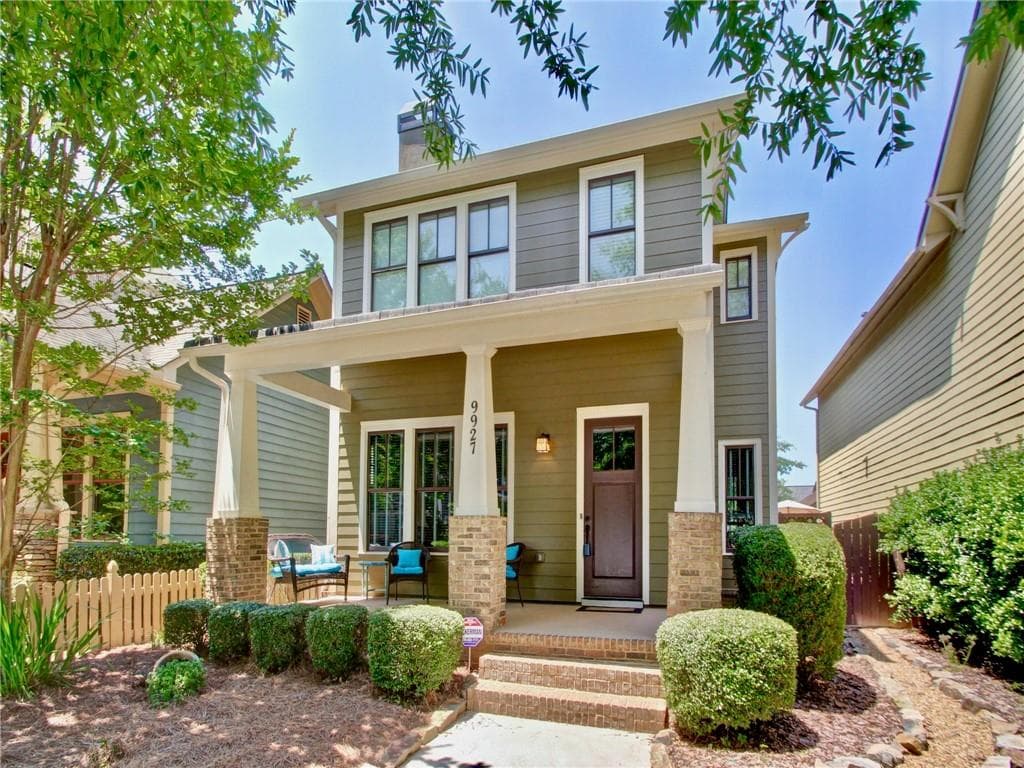 2 bedroom, 3 bathroom, 1,860 sq ft single family residence sold at 9927 Mancunian Way, Douglasville, GA 30135