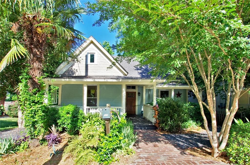 3 bedroom, 2 bathroom, 1,835 sq ft single family residence sold at 125 Estoria Street, Atlanta, GA 30316