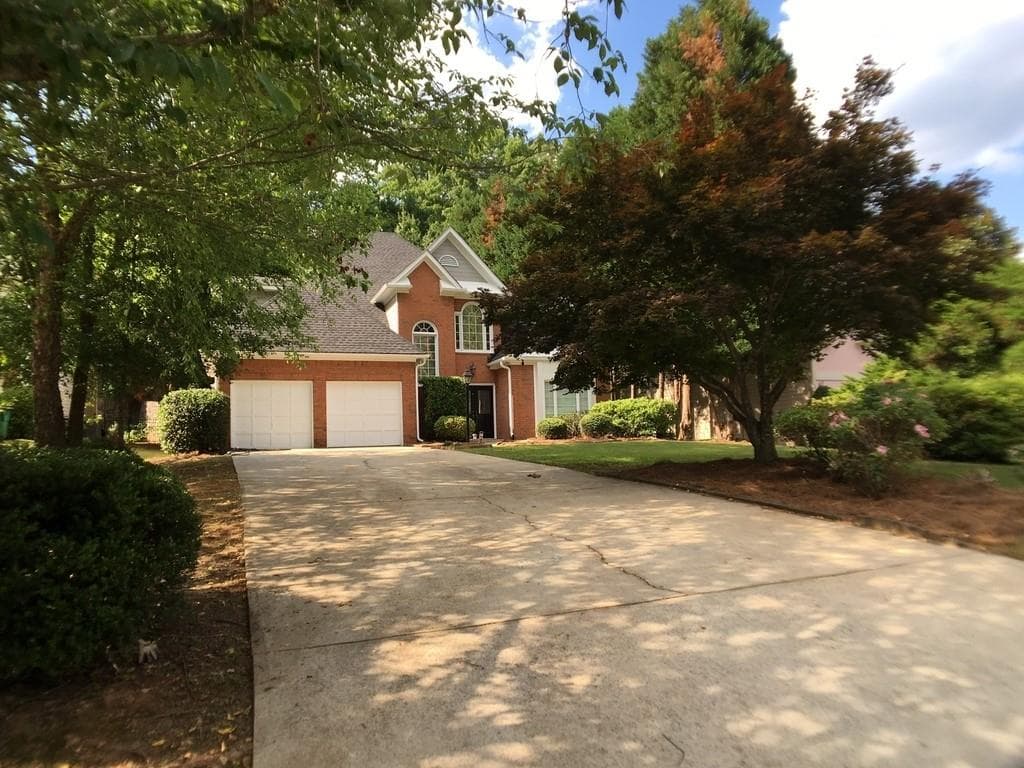 525 Montrose Lane, Sandy Springs, GA 30328 — most recent listing photo
