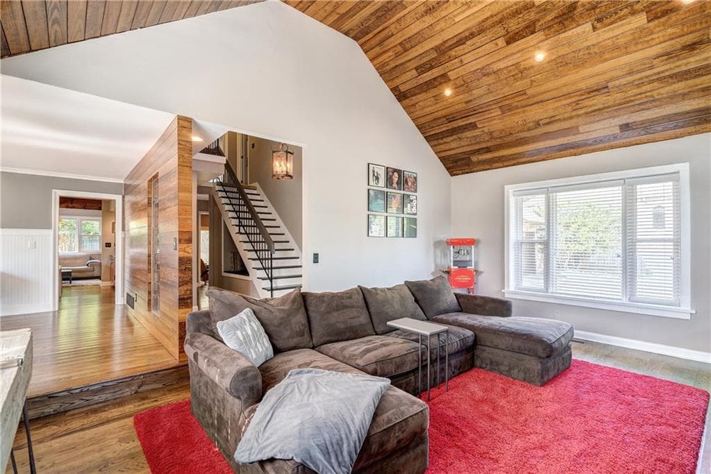 4 bedroom, 3 bathroom, 2,782 sq ft single family residence sold at 320 Saddle Creek Drive, Roswell, GA 30076