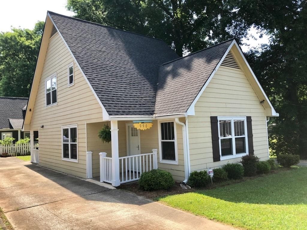 3 bedroom, 2 bathroom, 1,230 sq ft single family residence sold at 990 GRANT Street, Atlanta, GA 30315