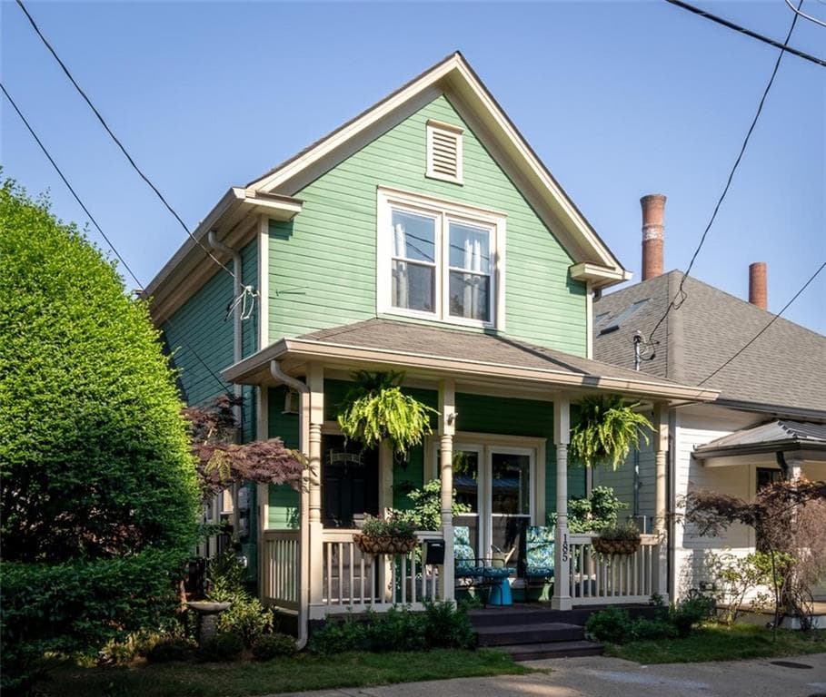 3 bedroom, 2 bathroom single family residence sold at 185 Savannah Street, Atlanta, GA 30316