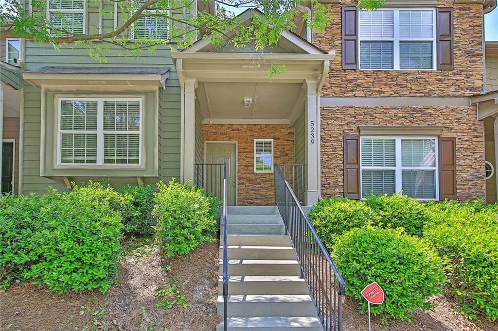 4 bedroom, 3 bathroom, 2,134 sq ft townhouse sold at 5239 Whiteoak Avenue, Smyrna, GA 30080