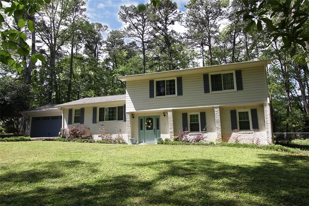 4 bedroom, 4 bathroom, 2,343 sq ft single family residence sold at 828 Hickory Drive, Marietta, GA 30064
