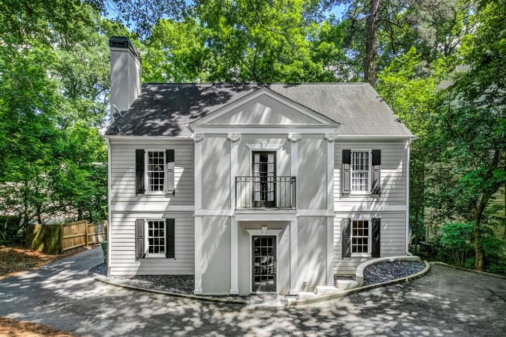 3 bedroom, 3 bathroom, 2,976 sq ft single family residence sold at 1595 Walthall Court, Atlanta, GA 30318