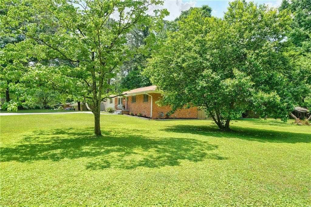 942 Greenbriar Place, Decatur, GA 30033 — most recent listing photo