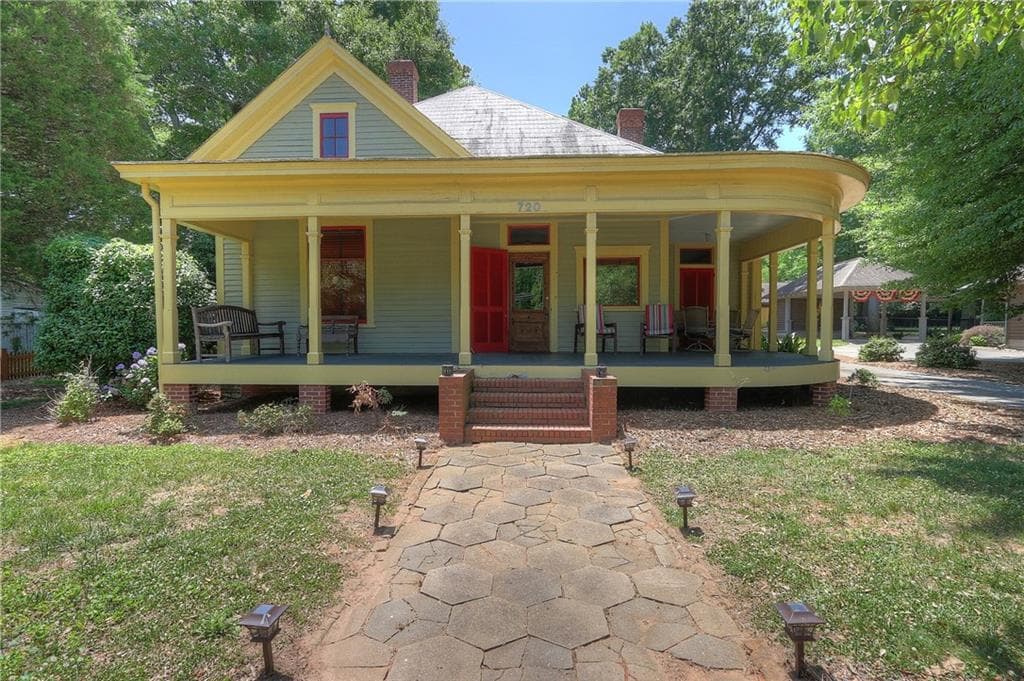 3 bedroom, 3 bathroom single family residence sold at 720 E Church Street, Monroe, GA 30655