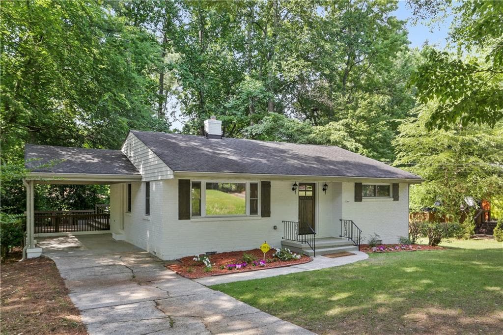 3 bedroom, 1 bathroom, 1,072 sq ft single family residence sold at 1086 Oakview Drive, Smyrna, GA 30080