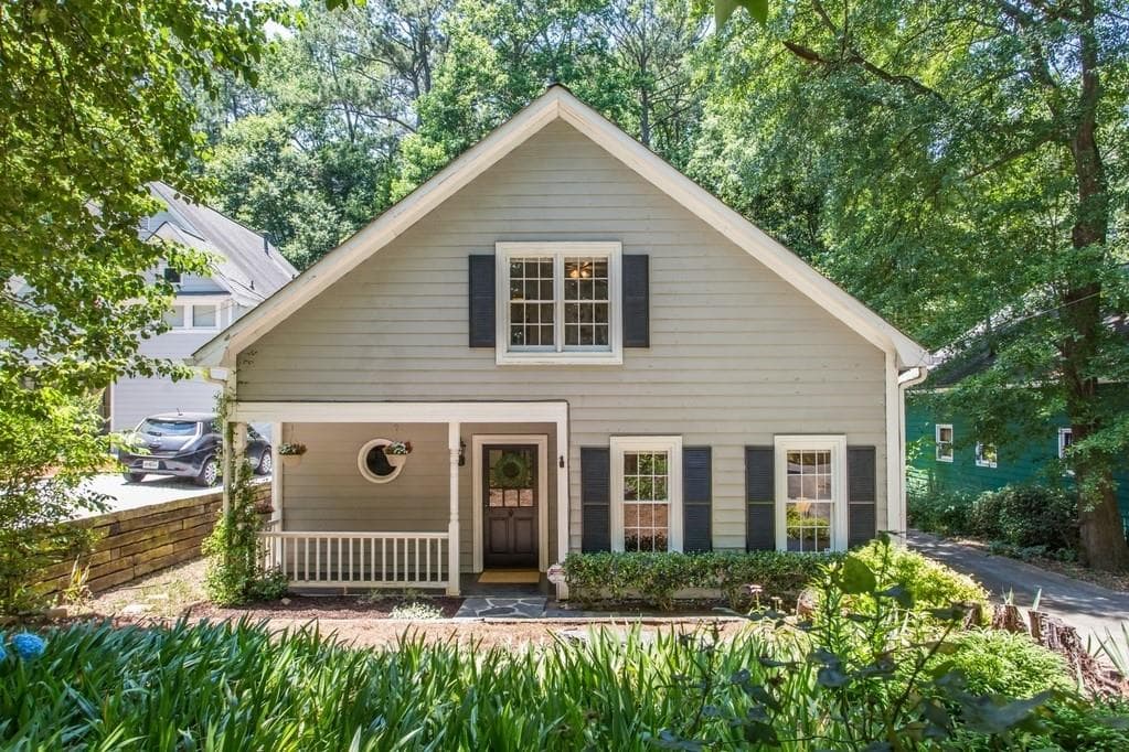 3 bedroom, 2 bathroom, 1,987 sq ft single family residence sold at 921 Walker Avenue, Atlanta, GA 30316