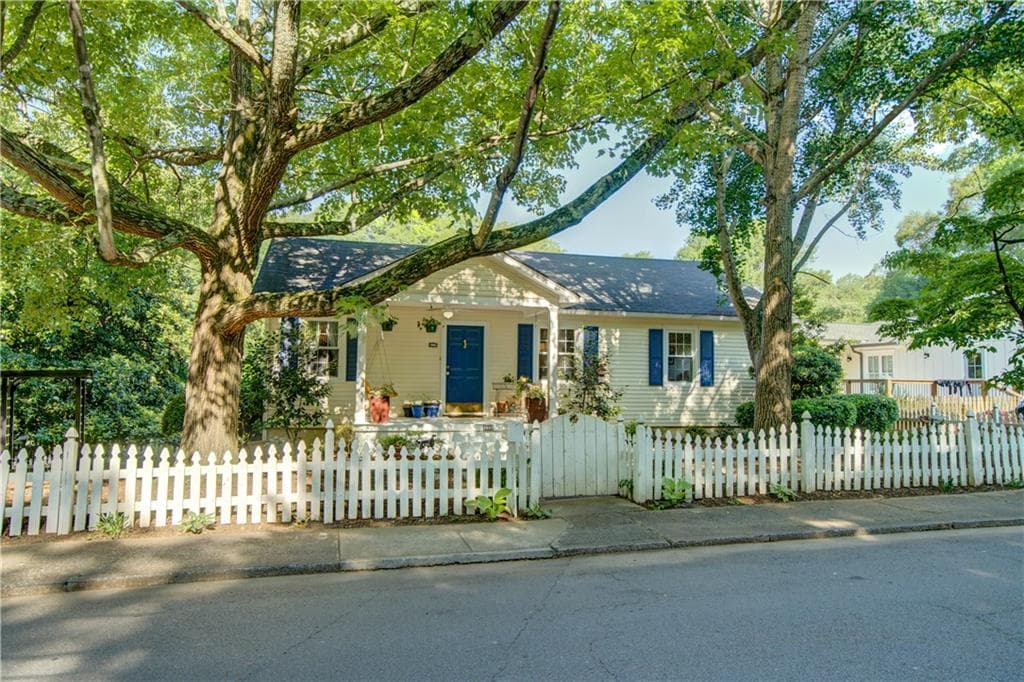 4 bedroom, 2 bathroom, 1,820 sq ft single family residence sold at 273 Camp Street, Marietta, GA 30064