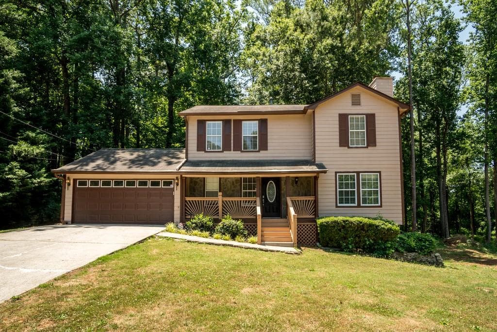 4 bedroom, 3 bathroom, 1,688 sq ft single family residence sold at 2321 Danielle Court, Marietta, GA 30062