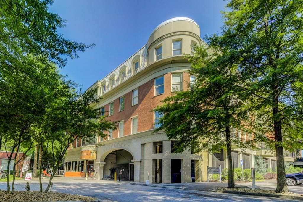 1 bedroom, 1 bathroom, 833 sq ft condominium sold at 560 Dutch Valley Road 206, Atlanta, GA 30324