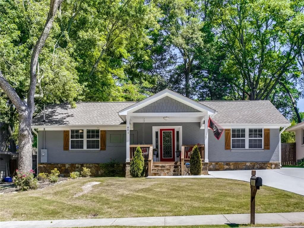 3 bedroom, 3 bathroom, 1,152 sq ft single family residence sold at 841 Powder Springs Street, Smyrna, GA 30080