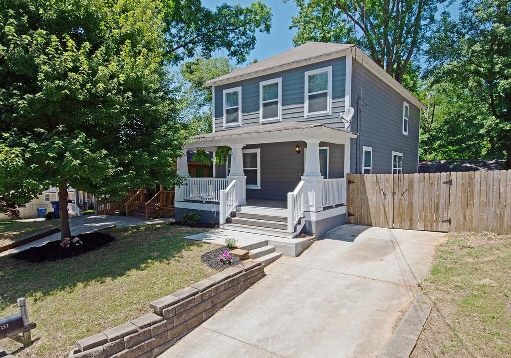 3 bedroom, 3 bathroom, 1,640 sq ft single family residence sold at 297 UNIVERSITY Avenue, Atlanta, GA 30310