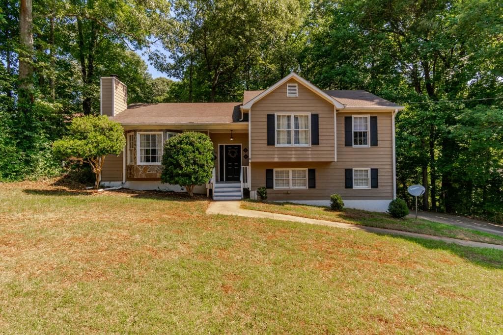 3 bedroom, 2 bathroom, 1,382 sq ft single family residence sold at 126 Tracey Lane, Dallas, GA 30132