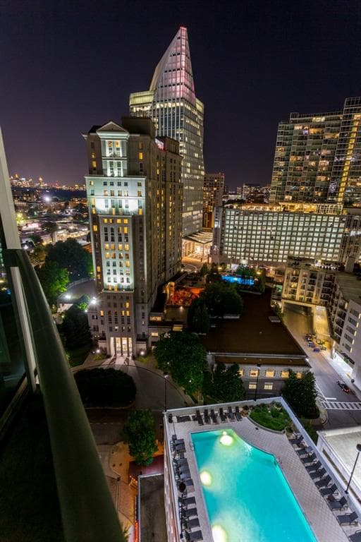 2 bedroom, 2 bathroom, 1,223 sq ft condominium sold at 3324 Peachtree Road 1818, Atlanta, GA 30326