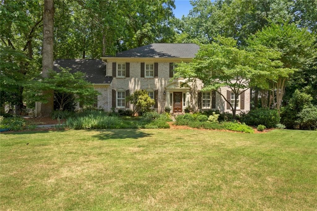 5 bedroom, 4 bathroom, 4,600 sq ft single family residence sold at 5368 Trowbridge Drive, Dunwoody, GA 30338