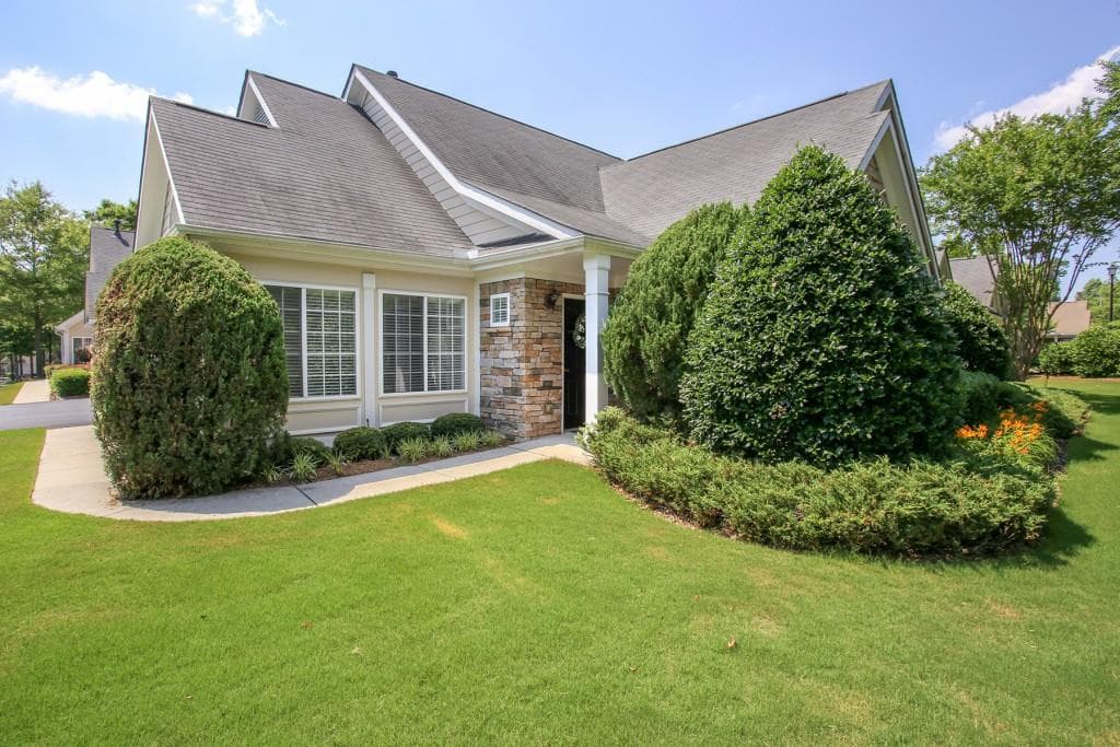 2 bedroom, 2 bathroom, 1,550 sq ft condominium sold at 3093 Oakside Circle, Alpharetta, GA 30004