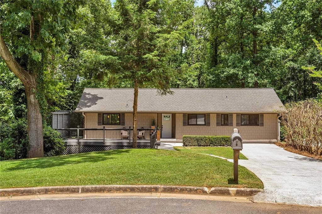 4 bedroom, 4 bathroom, 1,655 sq ft single family residence sold at 5583 Benton Woods Drive, Atlanta, GA 30342