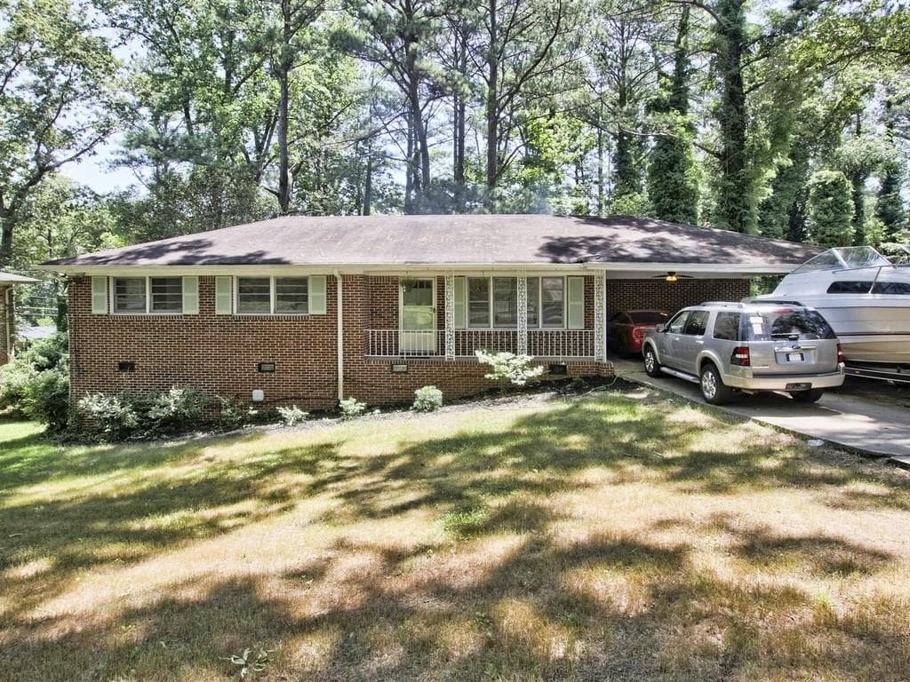 440 MAPLECLIFF Drive, Stone Mountain, GA 30088 — most recent listing photo