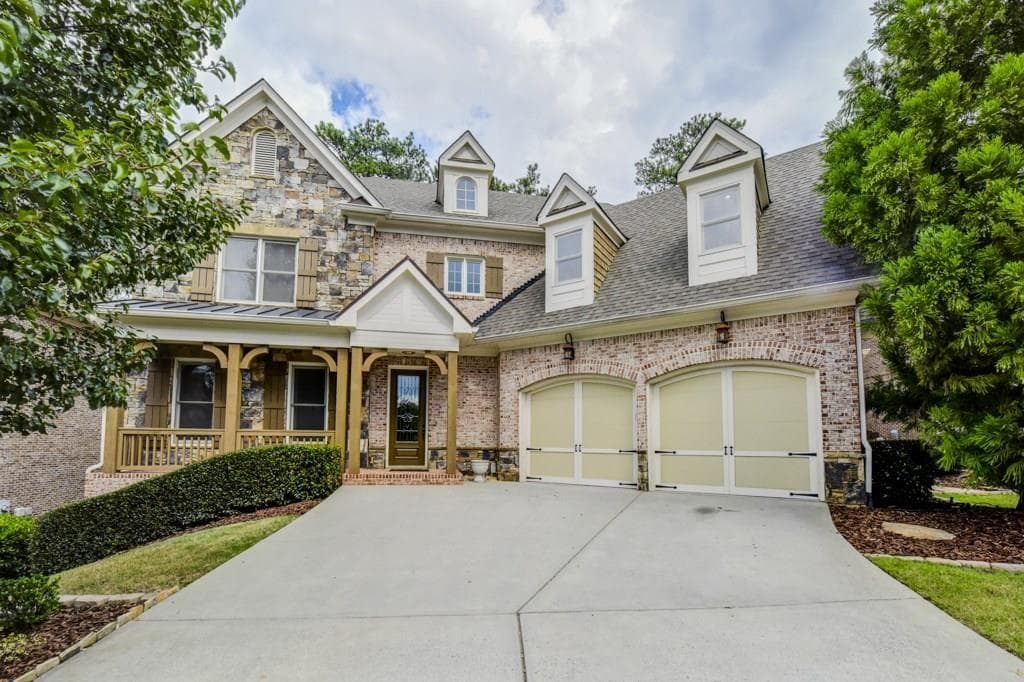 6 bedroom, 6 bathroom, 6,307 sq ft single family residence sold at 7878 Stratford Lane, Atlanta, GA 30350
