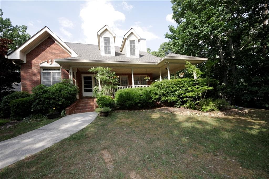 820 Greenwood Acres Drive, Cumming, GA 30040 — most recent listing photo