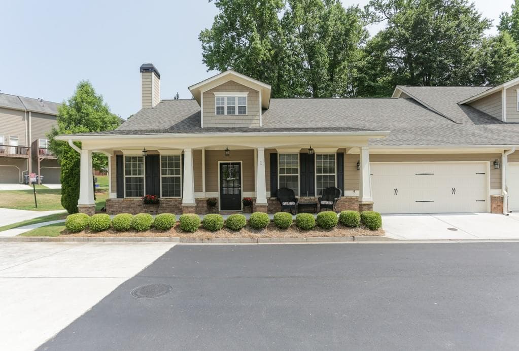 3 bedroom, 2 bathroom, 2,104 sq ft condominium sold at 625 AUNT LUCY Lane 1, Smyrna, GA 30082