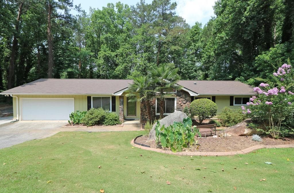 301 Kings Court, Marietta, GA 30067 — most recent listing photo